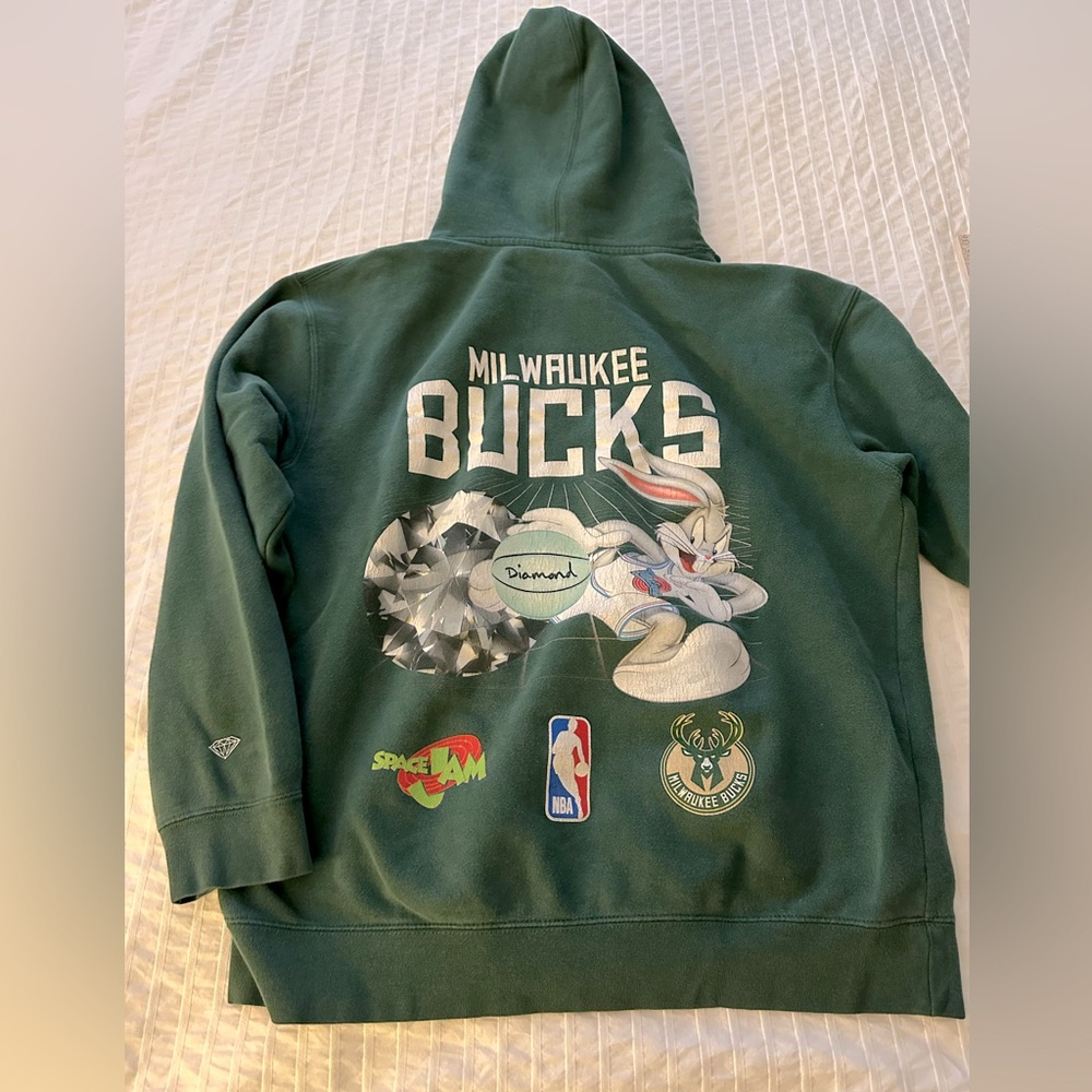 Milwaukee Bucks Space Jam sweatshirt by Diamond Supply Co. Size M